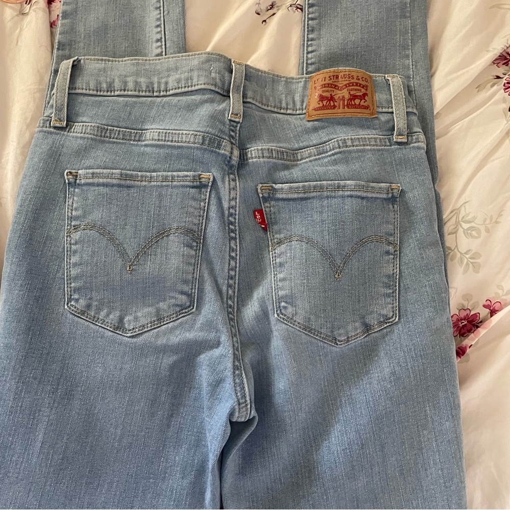 Levi High Rise Distressed Skinny Jeans - Picture 3 of 4